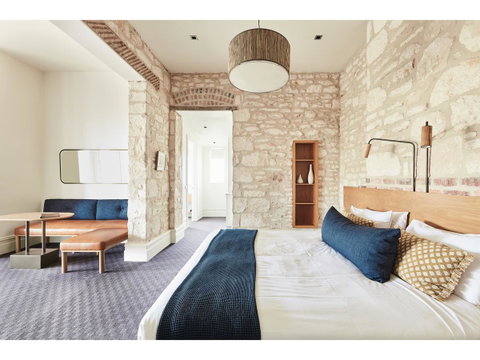 Hotel Sorrento - Accommodation Redcliffe 2