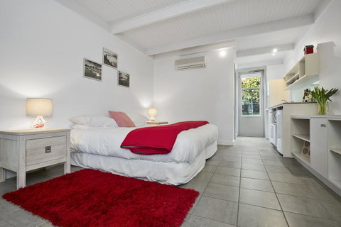 Oceanic Sorrento - Accommodation Redcliffe 2