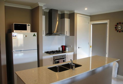 Atarhi Villas - Melbourne - Accommodation Redcliffe 3
