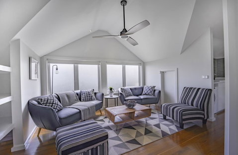 Bayview Loft - Accommodation Redcliffe 1