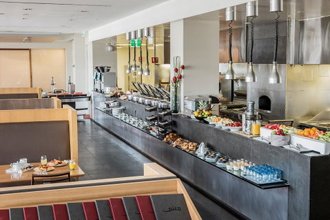 PARKROYAL Melbourne Airport - Accommodation Redcliffe 7