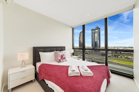 Best Views On Collins - Accommodation Redcliffe 37