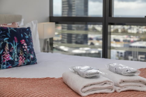 Best Views On Collins - Accommodation Redcliffe 34