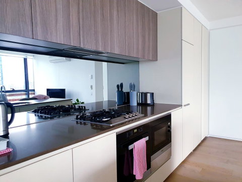 Best Views On Collins - Accommodation Redcliffe 1