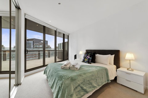 Best Views On Collins - Accommodation Redcliffe 11