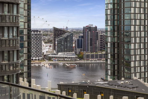 Best Views On Collins - Accommodation Redcliffe 17