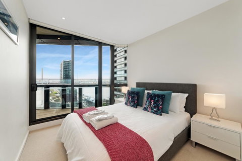 Best Views On Collins - Accommodation Redcliffe 12