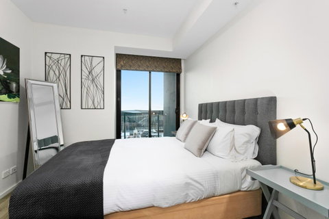 Waterfront Melbourne Apartments - Accommodation Redcliffe 12