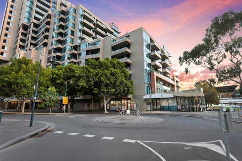 Waterfront Melbourne Apartments - Accommodation Redcliffe 21