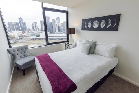 Waterfront Melbourne Apartments - Accommodation Redcliffe 23