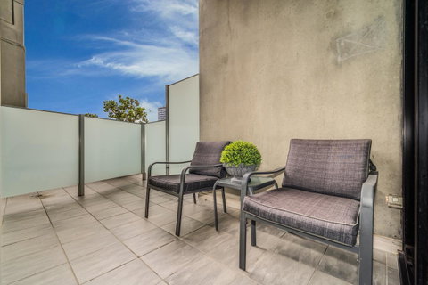 Waterfront Melbourne Apartments - Accommodation Redcliffe 30