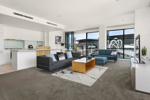 Waterfront Melbourne Apartments - Accommodation Redcliffe 1
