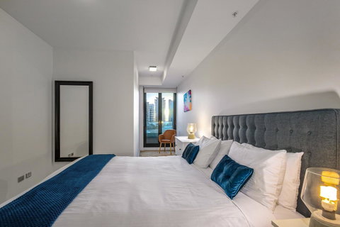 Waterfront Melbourne Apartments - Accommodation Redcliffe 15