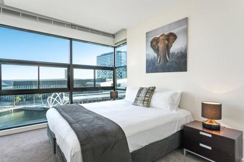 Waterfront Melbourne Apartments - Accommodation Redcliffe 7