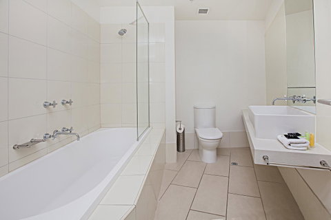 Waterfront Melbourne Apartments - Accommodation Redcliffe 29