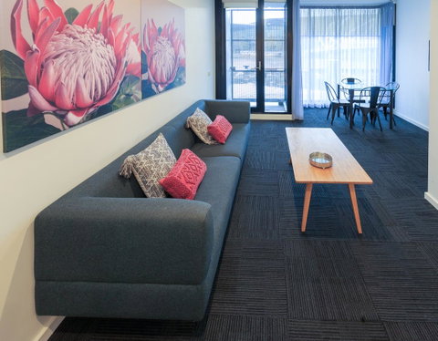 Waterfront Melbourne Apartments - Accommodation Redcliffe 19
