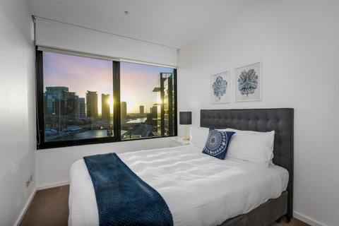 Waterfront Melbourne Apartments - Accommodation Redcliffe 2