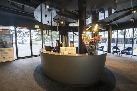 Waterfront Melbourne Apartments - Accommodation Redcliffe 6