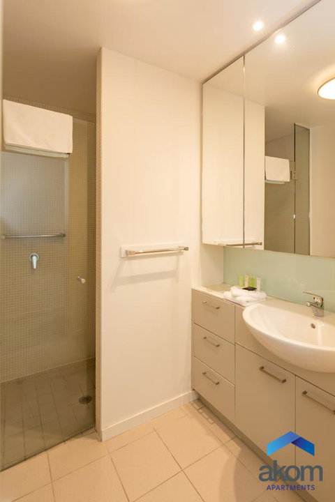 AKOM AT Docklands - Accommodation Redcliffe 9