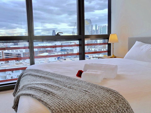 Pride Docklands Waterfront Apartment City View - Accommodation Redcliffe 42