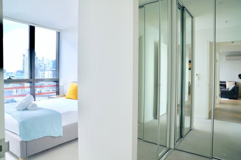 Pride Docklands Waterfront Apartment City View - Accommodation Redcliffe 23