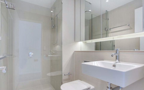 Pride Docklands Waterfront Apartment City View - Accommodation Redcliffe 16