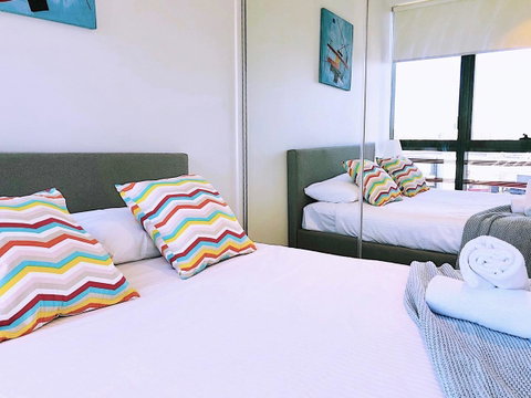 Pride Docklands Waterfront Apartment City View - Accommodation Redcliffe 8