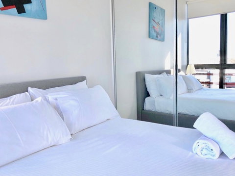 Pride Docklands Waterfront Apartment City View - Accommodation Redcliffe 43