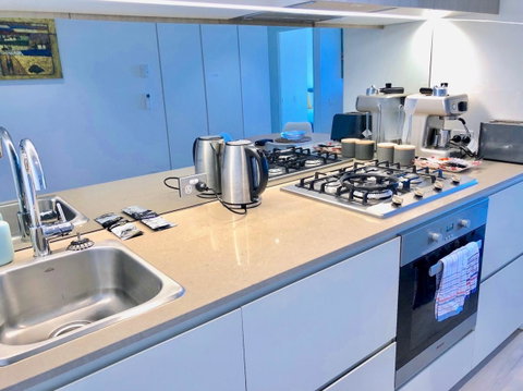 Pride Docklands Waterfront Apartment City View - Accommodation Redcliffe 28