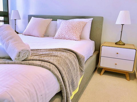 Pride Docklands Waterfront Apartment City View - Accommodation Redcliffe 25