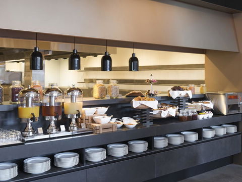 Vibe Hotel Melbourne Docklands - Accommodation Redcliffe 18