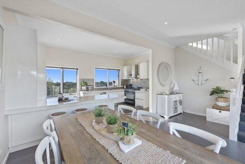 Beachside House - Accommodation Redcliffe 12