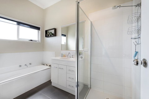 Beachside House - Accommodation Redcliffe 18