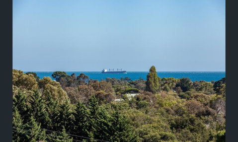 Beachside House - Accommodation Redcliffe 4
