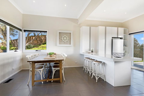 Beachside House - Accommodation Redcliffe 9