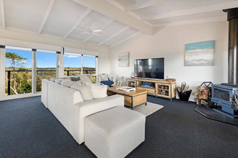 Beachside House - Accommodation Redcliffe 2