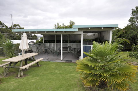 Ballymena Holiday Units - Accommodation Redcliffe 1
