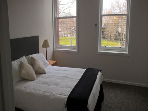 CROWN CENTRAL BUSINESS DISTRICT MOTEL - NO UNDER 18s - Accommodation Redcliffe 43