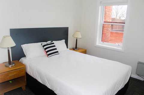 CROWN CENTRAL BUSINESS DISTRICT MOTEL - NO UNDER 18s - Accommodation Redcliffe 41