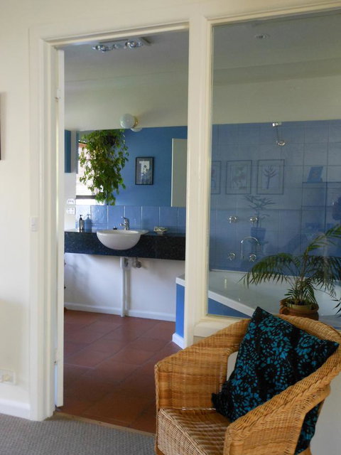 Merrimeet Cottages - Accommodation Redcliffe 8