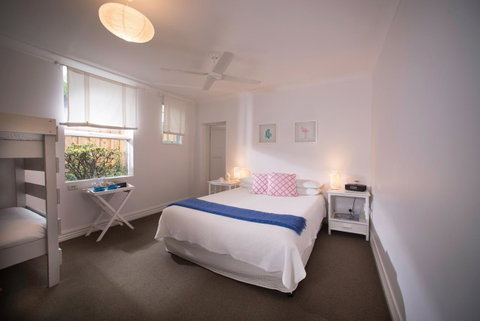 Athelstane House - Accommodation Redcliffe 29