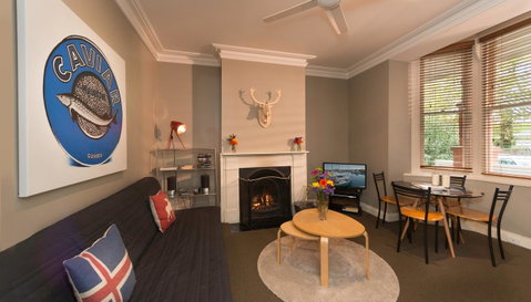 Athelstane House - Accommodation Redcliffe 14
