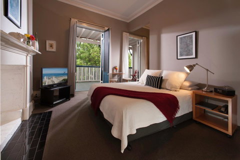 Athelstane House - Accommodation Redcliffe 25