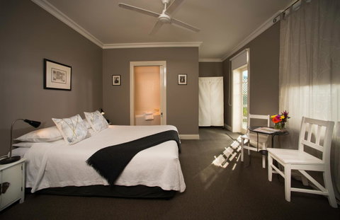 Athelstane House - Accommodation Redcliffe 23