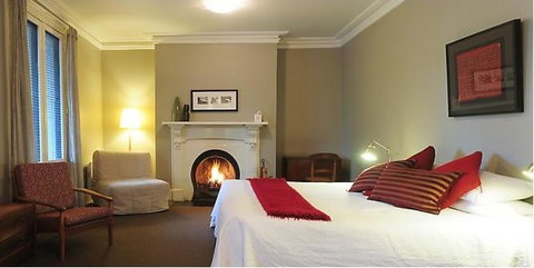 Athelstane House - Accommodation Redcliffe 8
