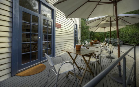 Athelstane House - Accommodation Redcliffe 33