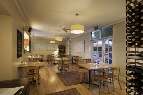 Athelstane House - Accommodation Redcliffe 38