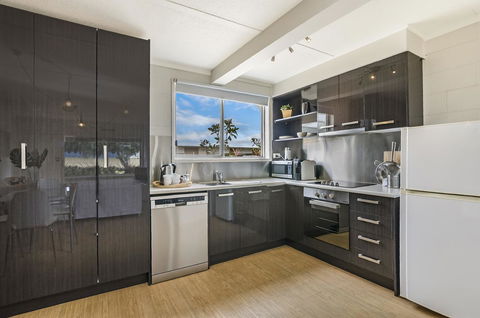 Portland Bay Apartments - Accommodation Redcliffe 30