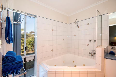 Torquay Tropicana Motel - Accommodation Redcliffe 17