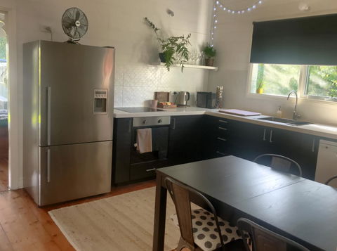 Cinta Cottage - Accommodation Redcliffe 5